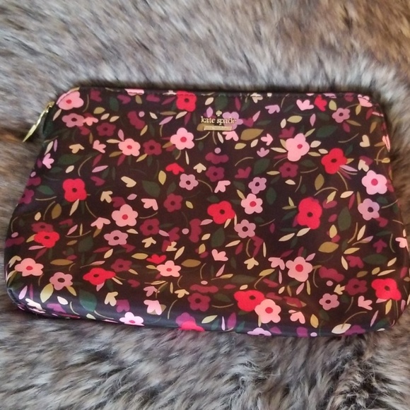 kate spade Handbags - Kate Spade Make Up Bag kate spade Handbags - Kate Spade Make Up Bag